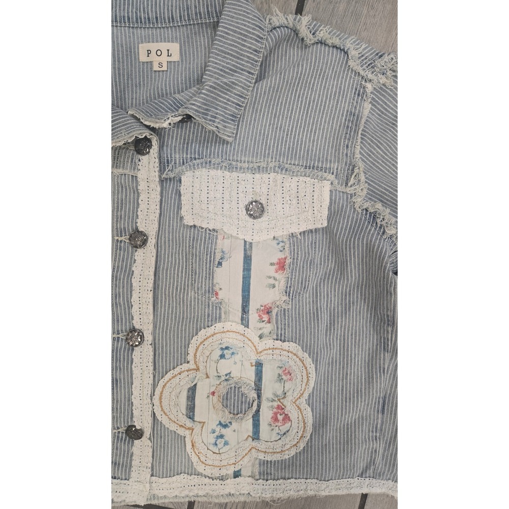 POL Clothing Blue Pinstripe Floral Patchwork Denim Jacket Lace Trim Small UWT513 - Picture 4 of 8
